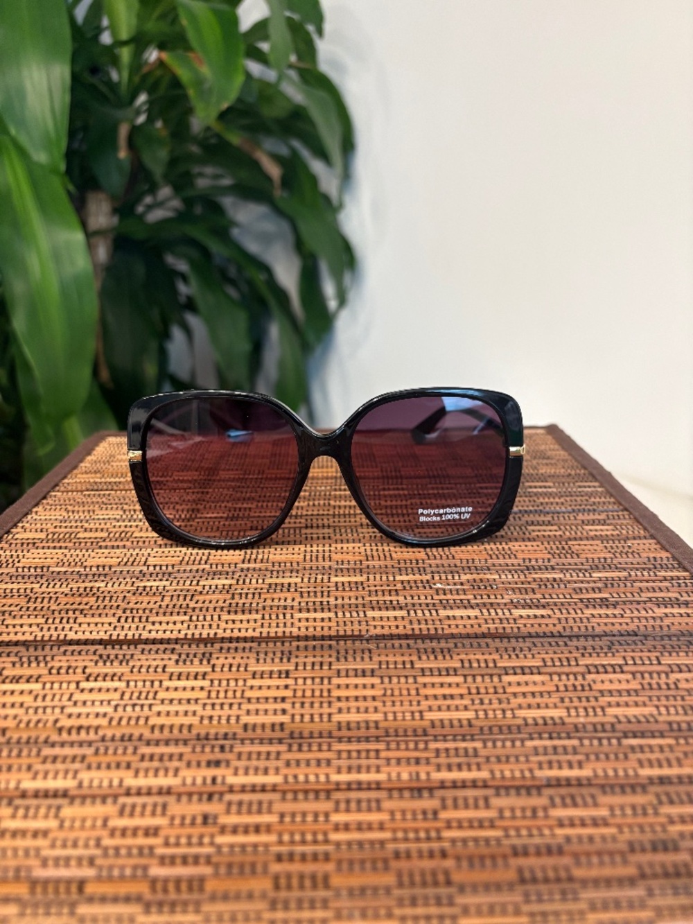 Oversized Square Gold Temple Accent Sunglasses (MP25628AP)
